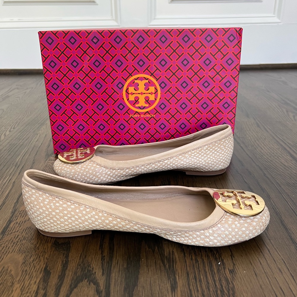 Tory Burch ballet flats, beige, white & gold, size 8
